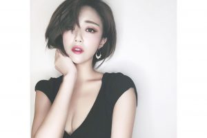 台湾长荣航空最美空姐*机长 曾是航空公司招牌