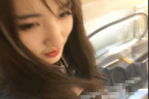 “江大校花” 优衣库试衣间