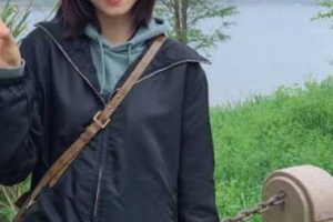 山东教室门事件 – 老实直接在教室给男