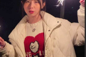 20 岁羞涩小表妹穿着校服 醉酒后跟喜欢的表哥