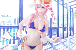 fgo玉藻前泳装九尾狐