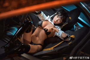 妍子坚不可摧爱宕指挥官