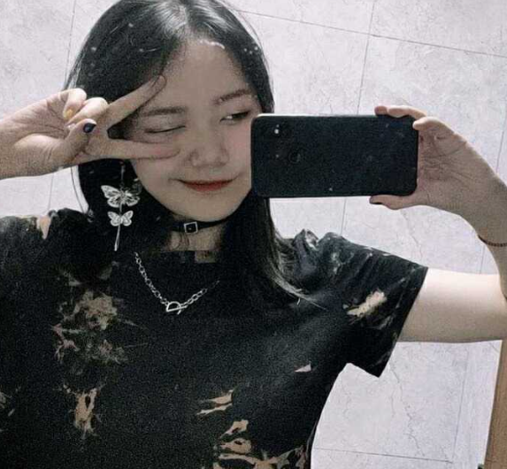 高颜值黑暗萝莉 极品反差