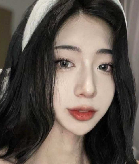 这才是真正的反差女神！湖南财政经济学院 清纯校花 夏思颖