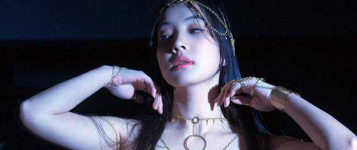 极品身材网红 婕哥 靠着拍户外破圈的