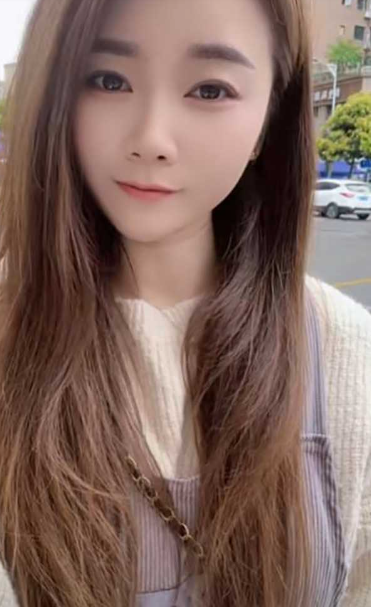 全网热瓜！重庆垫江 女主播 谢娟 与榜一大哥线下撕1大战 刷空家底30万 没钱刷礼物女主播跟别的大哥好了