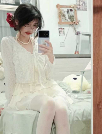 云南红河学院 杨诗雅 与男友