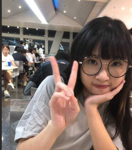 甜美型清纯眼镜妹 日常自拍