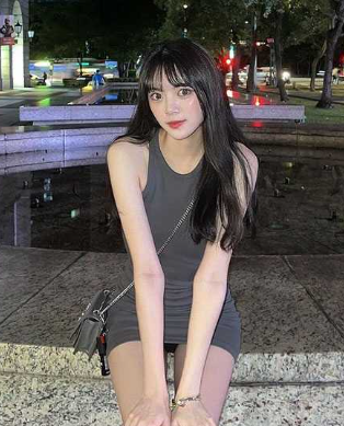 台湾IG小网美女auroral03 颜值清纯可人 美腿修长白嫩