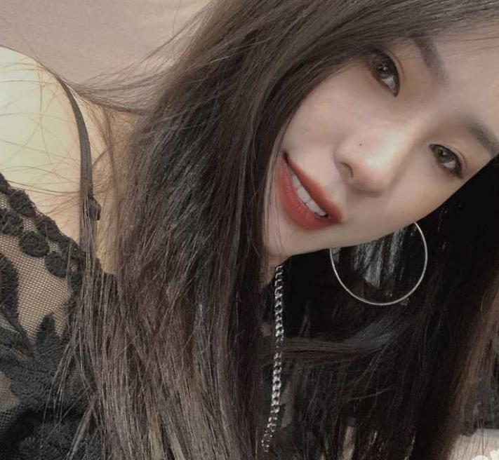 高颜值御姐的台湾妹子不