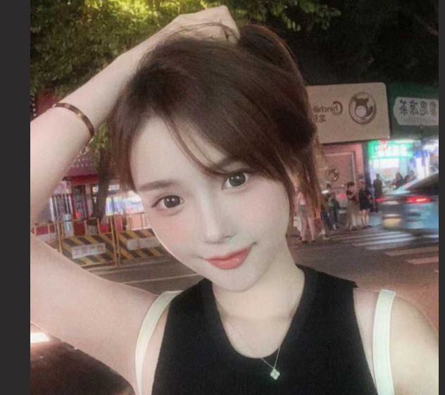 汕头大学嬳门！05年173蜂腰翘臀的极品大一学妹 出体育生