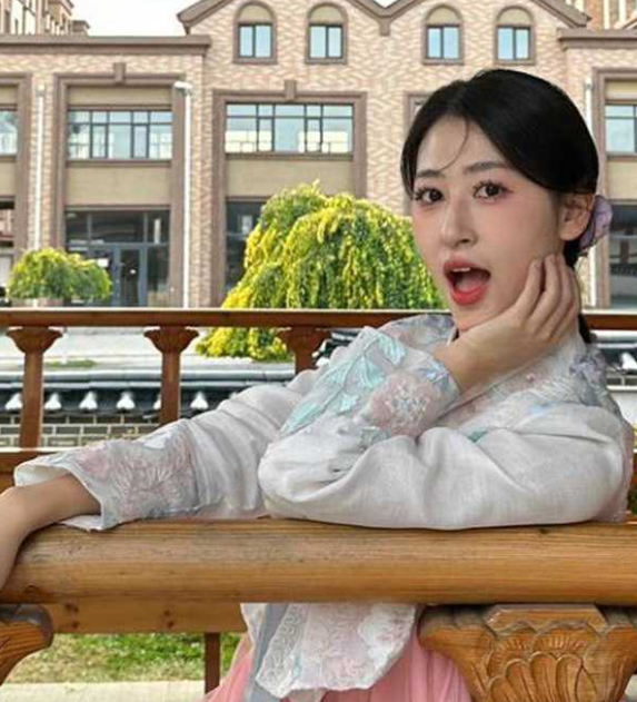 大连民族大学 朝鲜族美女孟欣 被