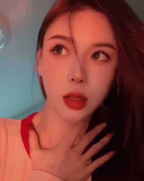 推特床上战神高价外围女 明星颜值擅长吃