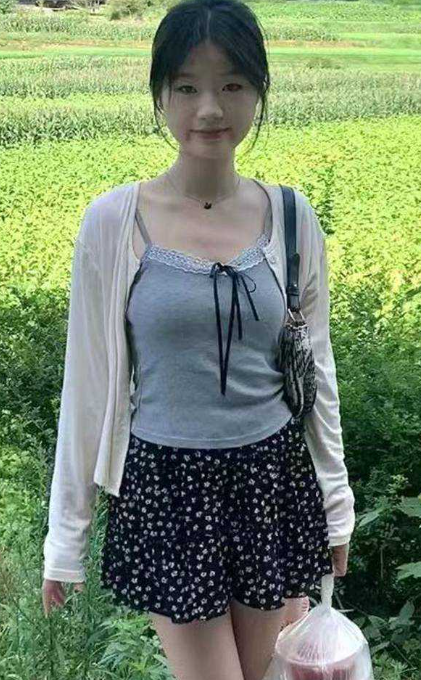 徐州医科大学清纯学生妹 温婷婷 身穿