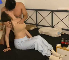 健身教练肌肉哥 嬳酒吧营销