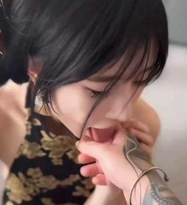 推特超高颜值女神song 高冷模特变身嗜