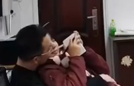 四川达州铭仁园中学教师 王小涛 与女学生