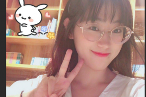 92 年山东淄博反差少妇 超短牛仔裙 白皙大长腿