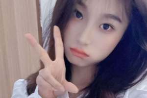 编号：辽宁  地点：大连  名字：小蔡  年龄：20-25  类型：清纯  身高：160+cm  尺寸：C+