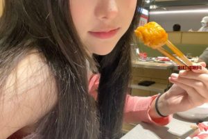 江西网红南方女孩妮妮  温柔可人 00年  深大管理系校花  身高 166