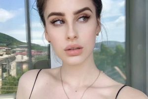 墨西哥网红 莫妮卡 百万大咖~~ 身高174  非常洋气