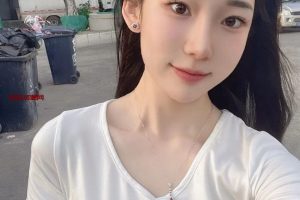 赤壁市04年网红 初音 大学校花 身高167