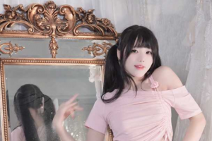 极品 B 站 up 主 咬一口兔娘 会员群友求更新！8 月里程