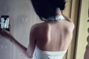 吉林外国语学院学生 王美婷 天天跟男朋友厮混 男友玩腻了被甩 还把自拍视频爆了出来！