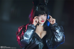 你烨烨 油光胶衣兔女郎