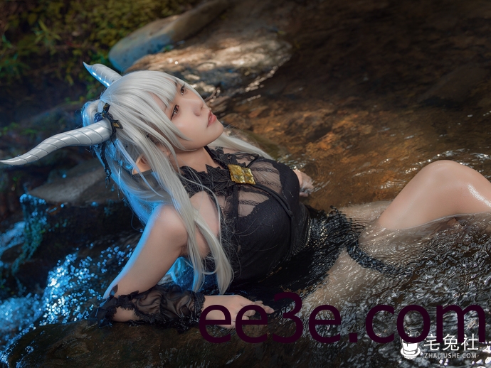 麻花麻花酱w丰润系女神，穿越次元的甜糯美梦