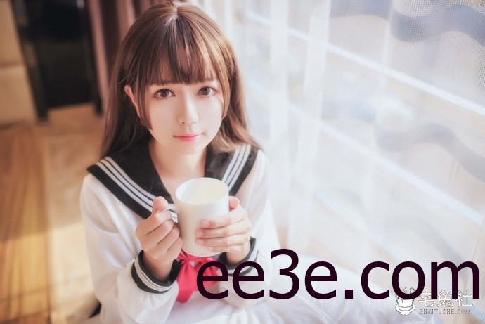 超吸睛！白金saki校园水手服勾引起学生时期的美好时光