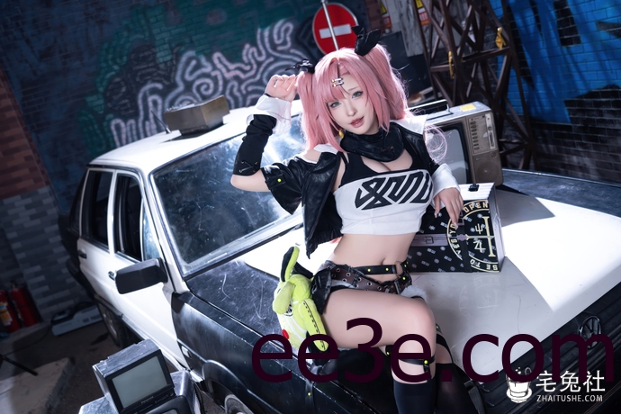 捂脸观看！美艳清水由乃抹油把靡烟旗袍穿出了比基尼的视觉